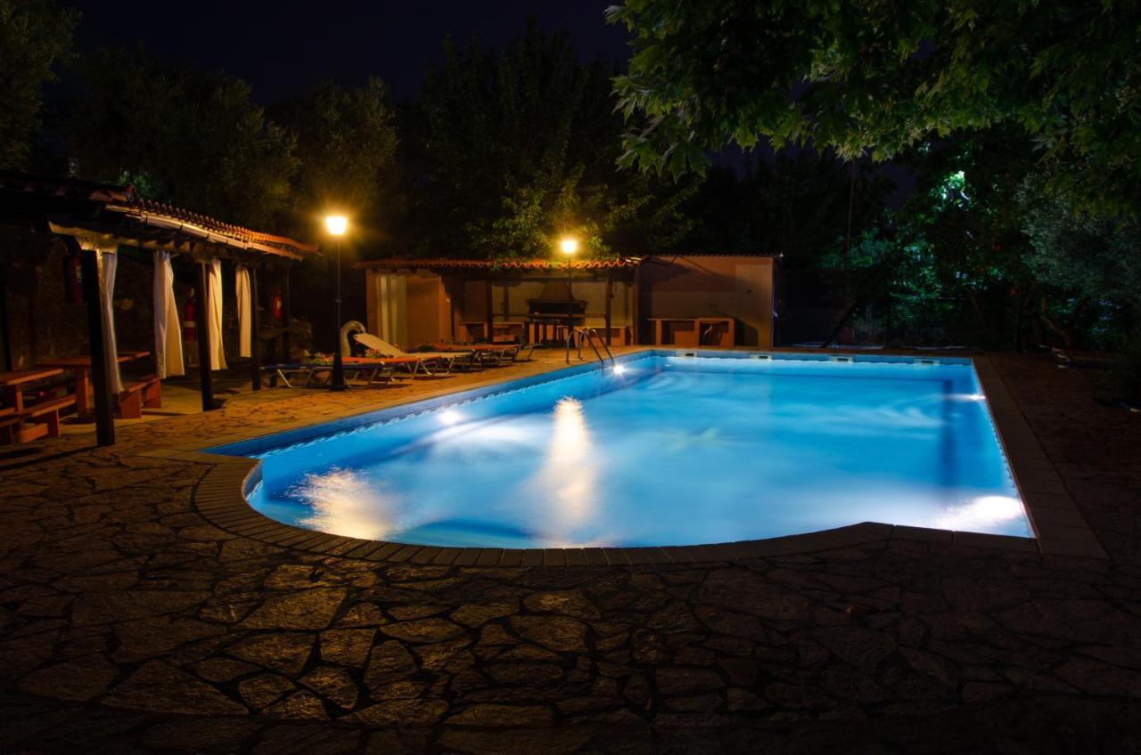 Makis House Hotel Nikiti  Bagian luar foto