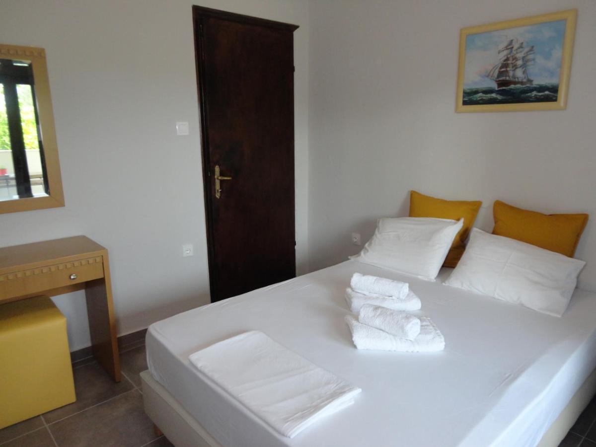 Makis House Hotel Nikiti  Bagian luar foto