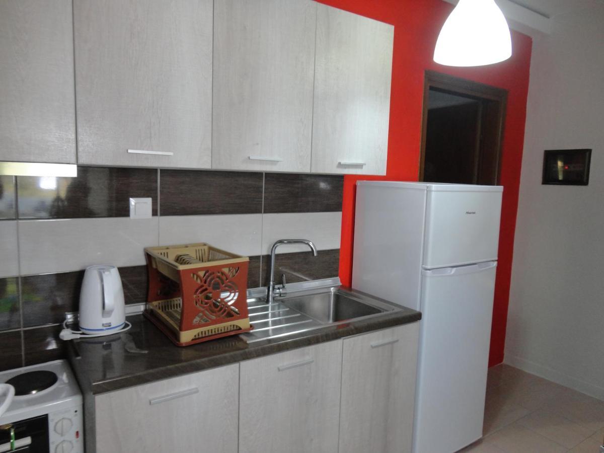 Makis House Hotel Nikiti  Bagian luar foto