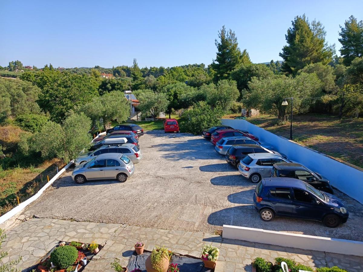Makis House Hotel Nikiti  Bagian luar foto