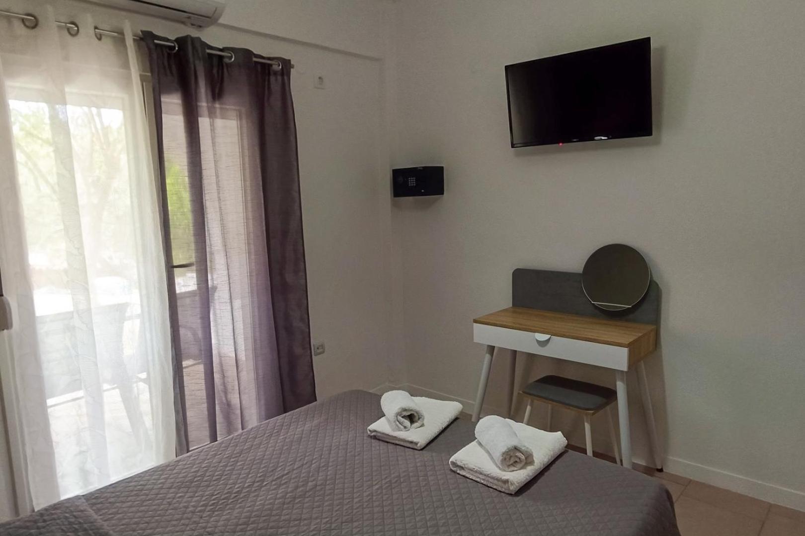 Makis House Hotel Nikiti  Bagian luar foto