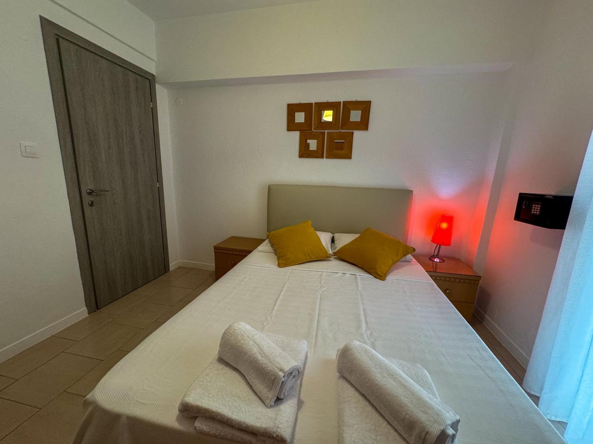 Makis House Hotel Nikiti  Bagian luar foto