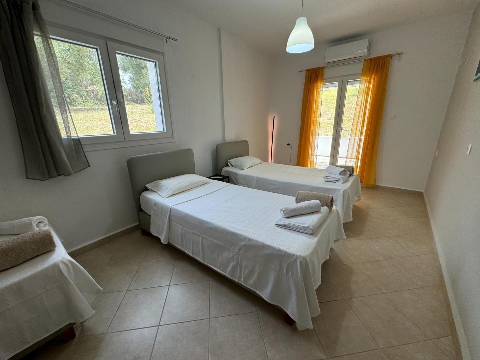 Makis House Hotel Nikiti  Bagian luar foto