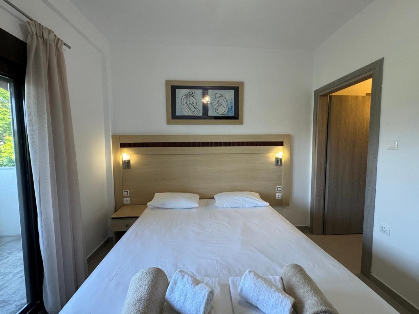 Makis House Hotel Nikiti  Bagian luar foto